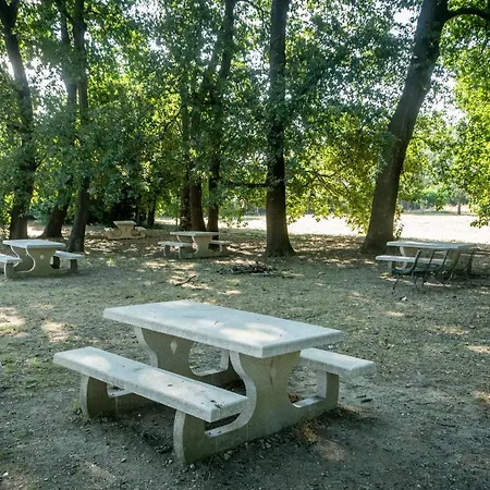 Domaine Du Chateau Parc Ducup Hotel *